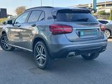 Miniature MERCEDES GLA