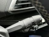Miniature PEUGEOT 5008