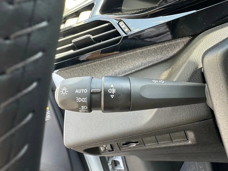 Photo de la voiture PEUGEOT 308 BlueHDi 130ch S&S EAT8 Allure