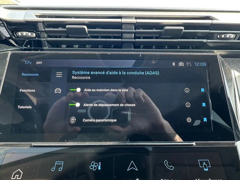 Photo de la voiture PEUGEOT 308 BlueHDi 130ch S&S EAT8 Allure