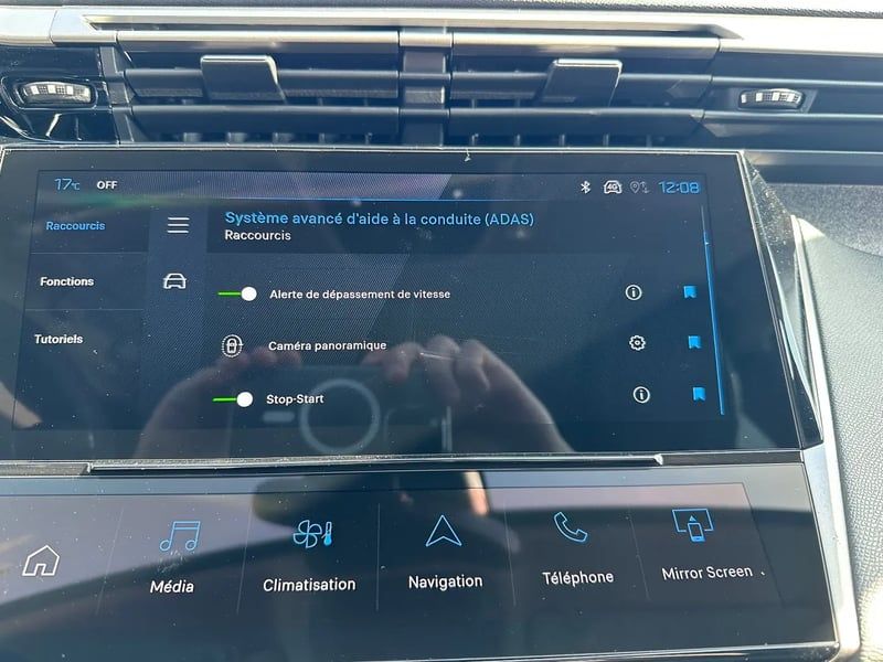 Photo de la voiture PEUGEOT 308 BlueHDi 130ch S&S EAT8 Allure