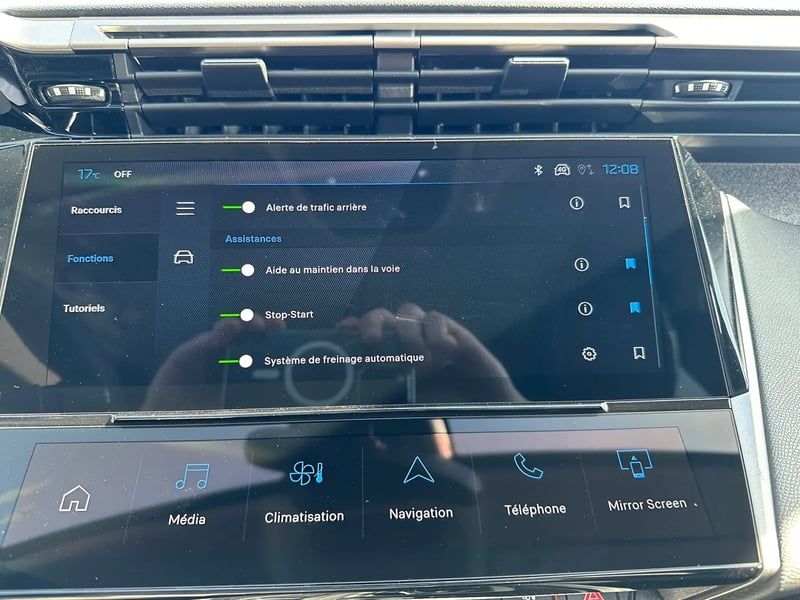 Photo de la voiture PEUGEOT 308 BlueHDi 130ch S&S EAT8 Allure