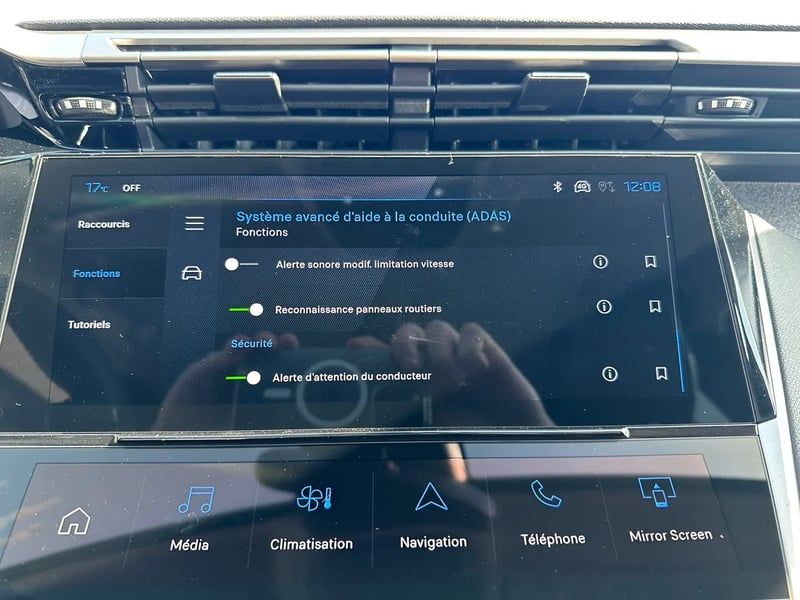 Photo de la voiture PEUGEOT 308 BlueHDi 130ch S&S EAT8 Allure
