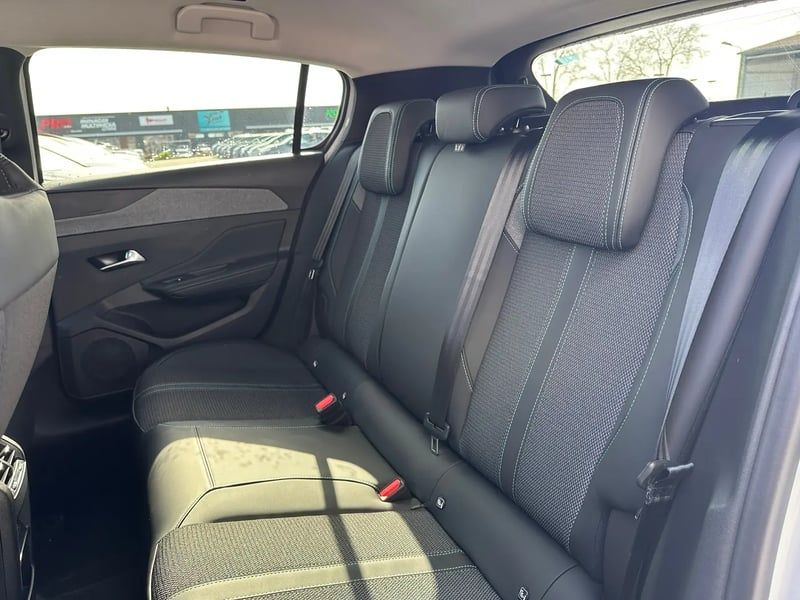 Photo de la voiture PEUGEOT 308 BlueHDi 130ch S&S EAT8 Allure