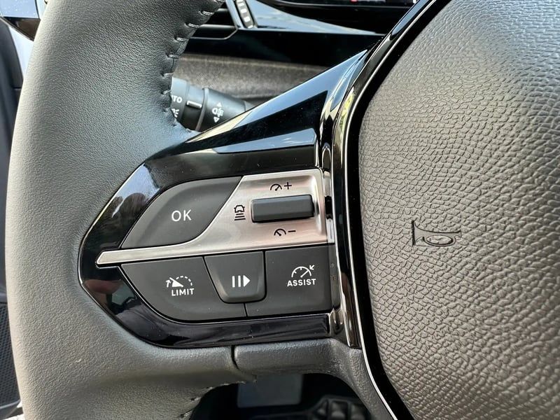 Photo de la voiture PEUGEOT 308 BlueHDi 130ch S&S EAT8 Allure