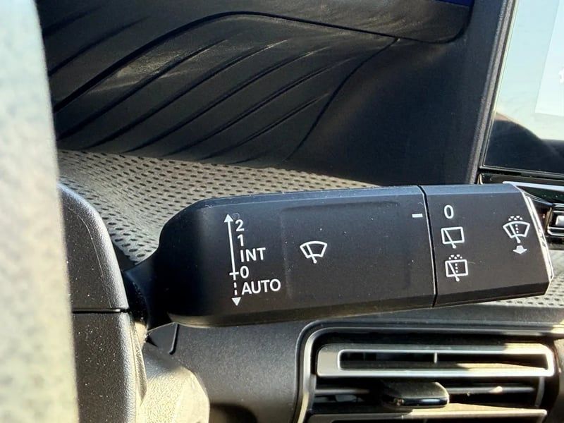 Photo de la voiture CITROEN C3 Turbo 100 ch BVM6 Plus