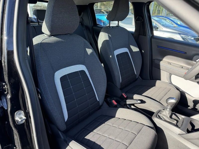 Photo de la voiture CITROEN C3 Turbo 100 ch BVM6 Plus