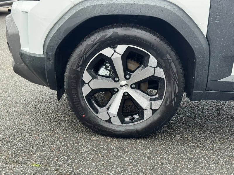 Photo de la voiture DACIA DUSTER Hybrid 155 Journey