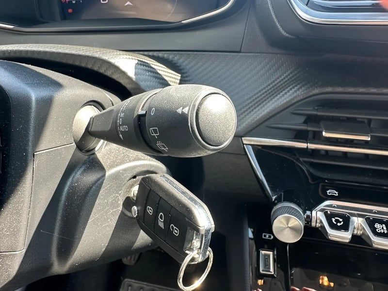 Photo de la voiture PEUGEOT 208 100 S&S BVM6 Allure