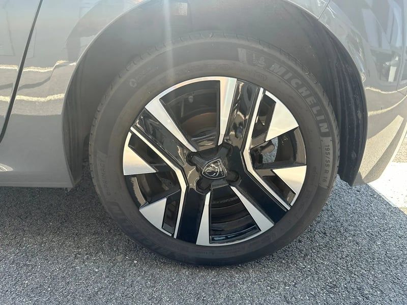 Photo de la voiture PEUGEOT 208 100 S&S BVM6 Allure