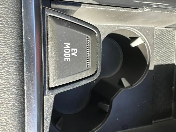 Photo de la voiture RENAULT RAFALE E-Tech 4x4 300 esprit Alpine