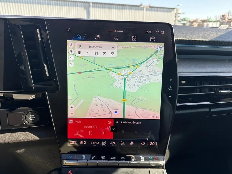 Photo de la voiture RENAULT RAFALE E-Tech 4x4 300 esprit Alpine