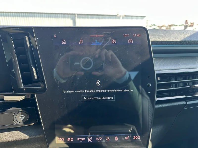 Photo de la voiture RENAULT RAFALE E-Tech 4x4 300 esprit Alpine