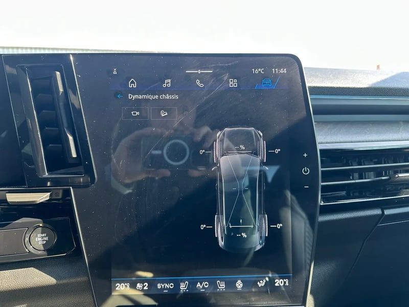Photo de la voiture RENAULT RAFALE E-Tech 4x4 300 esprit Alpine