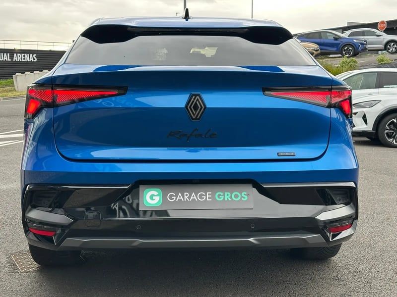 Photo de la voiture RENAULT RAFALE E-Tech 4x4 300 esprit Alpine