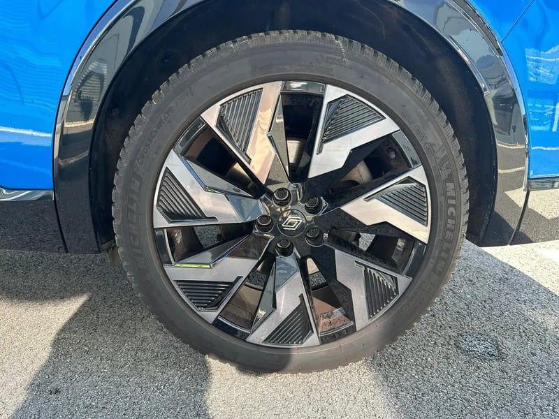 Photo de la voiture RENAULT RAFALE E-Tech 4x4 300 esprit Alpine