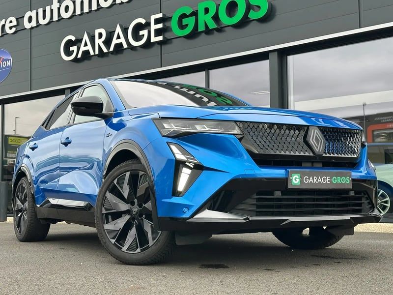 Photo de la voiture RENAULT RAFALE E-Tech 4x4 300 esprit Alpine