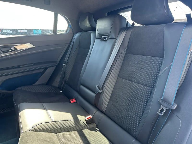 Photo de la voiture RENAULT RAFALE E-Tech 4x4 300 esprit Alpine