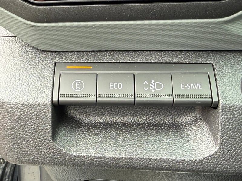Photo de la voiture DACIA DUSTER Hybrid 155 Extreme