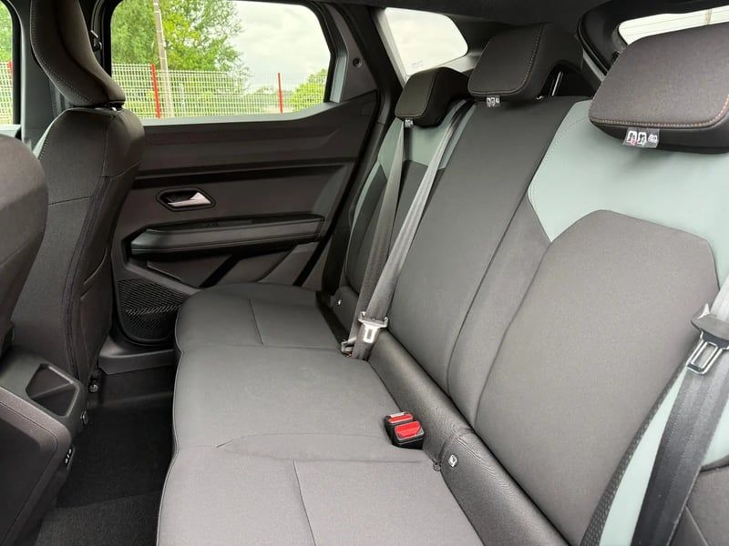 Photo de la voiture DACIA DUSTER Hybrid 155 Extreme