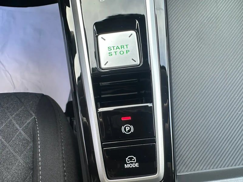 Photo de la voiture MG ZS 1.5 L Hybrid+ 197 ch Comfort