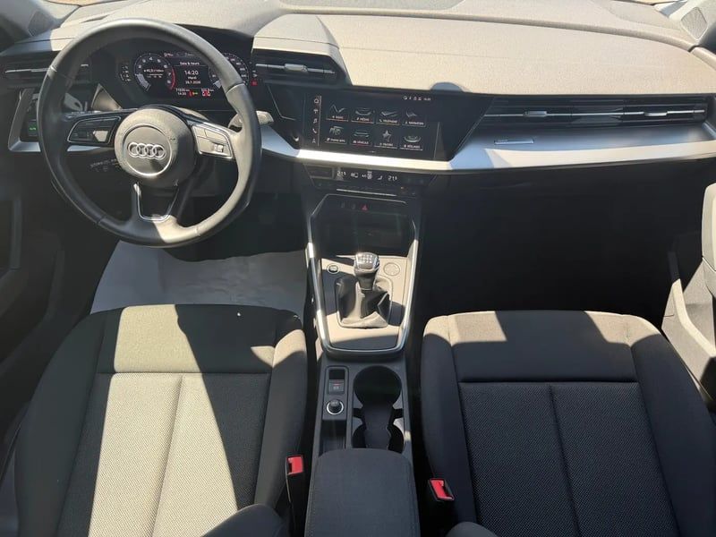 Photo de la voiture AUDI A3 SPORTBACK A3 Sportback 35 TFSI 150ch Design