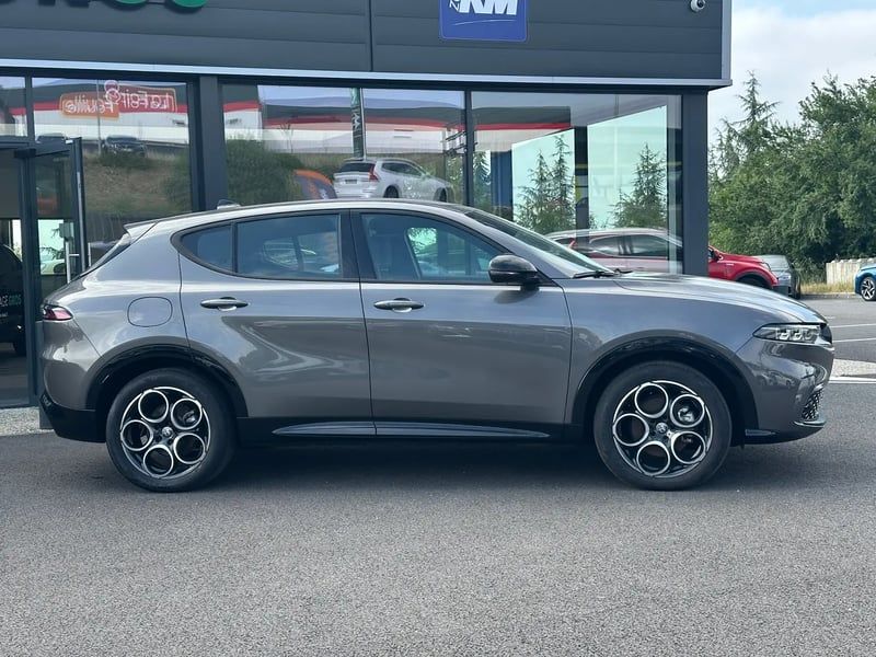 Photo de la voiture ALFA ROMEO TONALE 1.5 Hybrid 130 ch TCT7 Sprint
