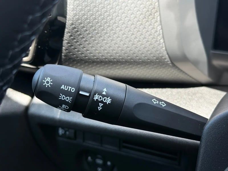 Photo de la voiture CITROEN C4 Hybride 145 ch e-DCS6 Max