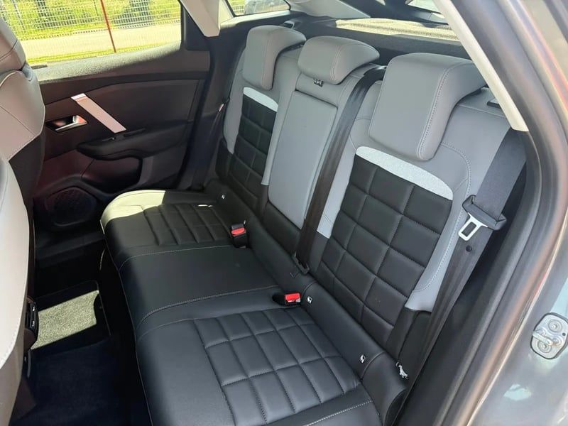 Photo de la voiture CITROEN C4 Hybride 145 ch e-DCS6 Max