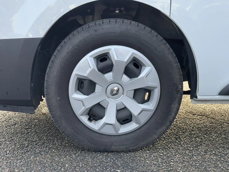 Photo de la voiture RENAULT TRAFIC L2 dCi 150 Energy S&S Zen