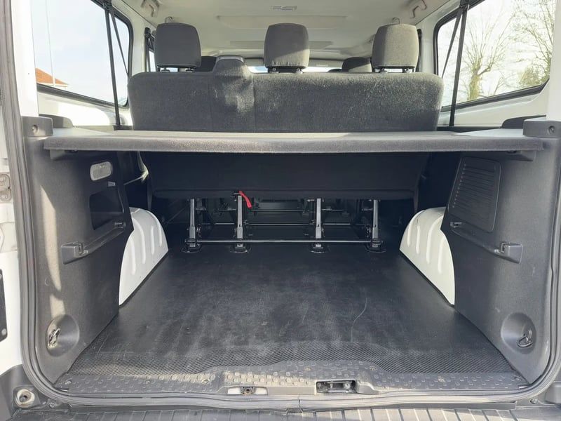 Photo de la voiture RENAULT TRAFIC L2 dCi 150 Energy S&S Zen