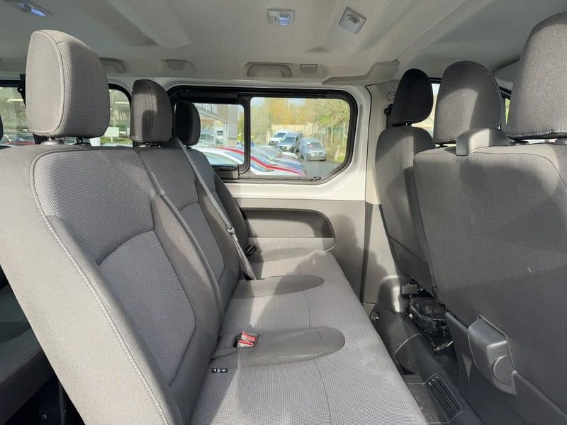 Photo de la voiture RENAULT TRAFIC L2 dCi 150 Energy S&S Zen