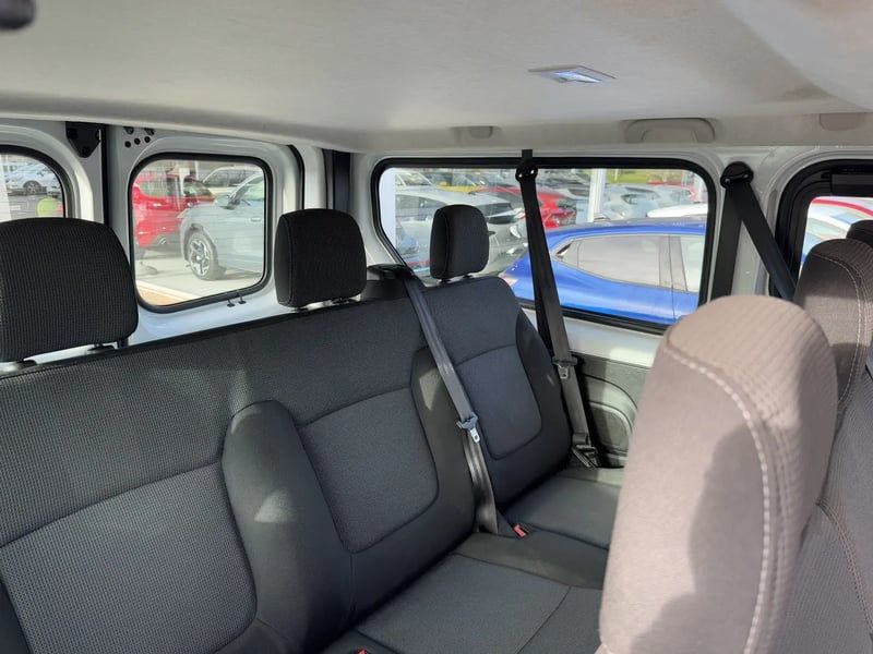 Photo de la voiture RENAULT TRAFIC L2 dCi 150 Energy S&S Zen