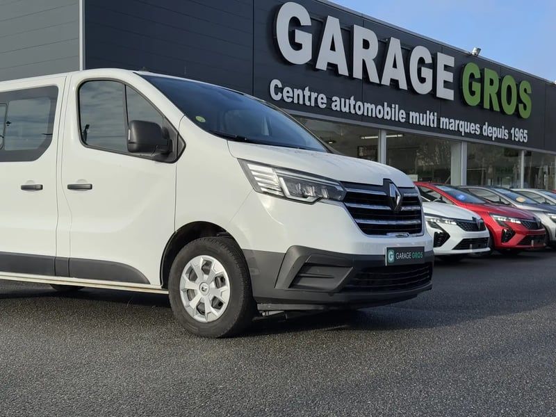 Photo de la voiture RENAULT TRAFIC L2 dCi 150 Energy S&S Zen