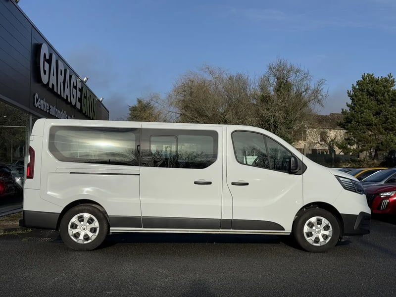 Photo de la voiture RENAULT TRAFIC L2 dCi 150 Energy S&S Zen