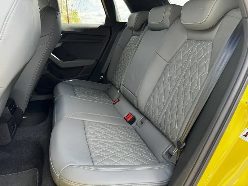 Photo de la voiture AUDI A3 SPORTBACK 30 TFSI 110 S Line