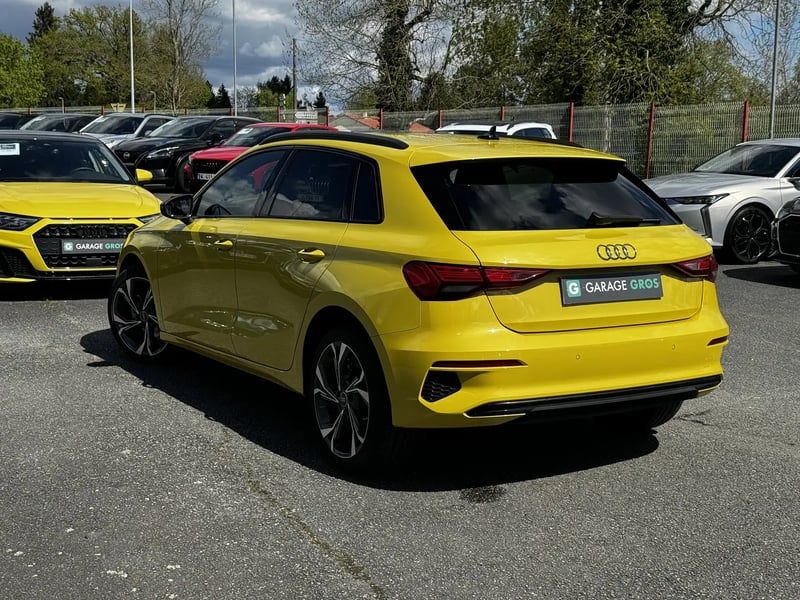 Photo de la voiture AUDI A3 SPORTBACK 30 TFSI 110 S Line