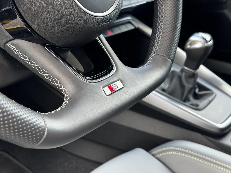 Photo de la voiture AUDI A3 SPORTBACK 30 TFSI 110 S Line
