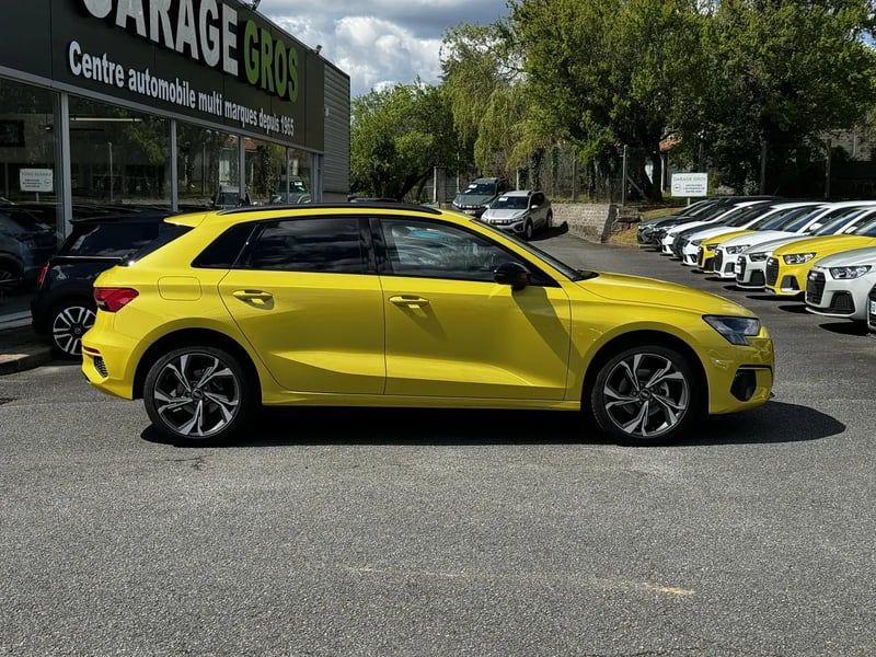 Photo de la voiture AUDI A3 SPORTBACK 30 TFSI 110 S Line