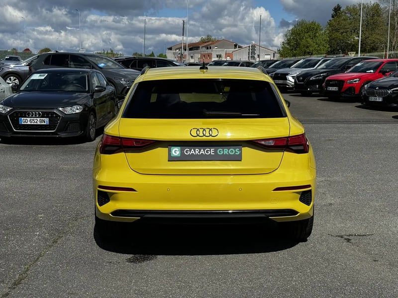 Photo de la voiture AUDI A3 SPORTBACK 30 TFSI 110 S Line