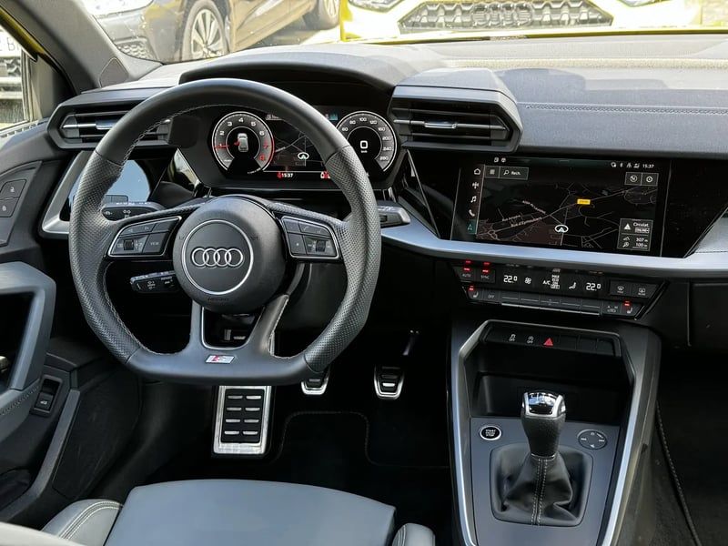 Photo de la voiture AUDI A3 SPORTBACK 30 TFSI 110 S Line