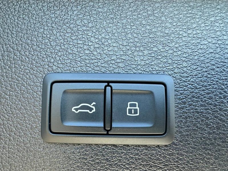 Photo de la voiture AUDI Q2 35 TFSI 150 S tronic 7 S line