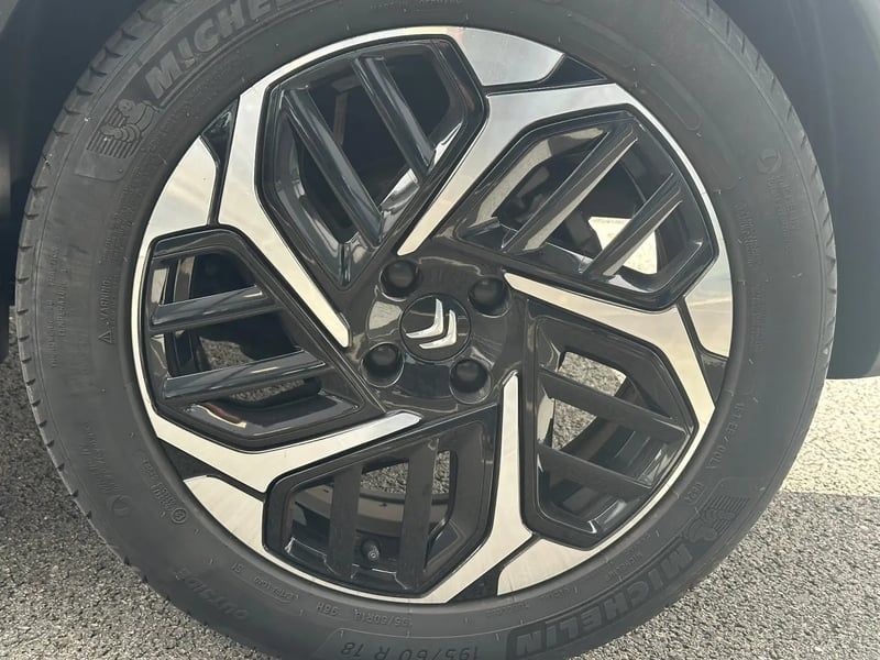 Photo de la voiture CITROEN C4 BlueHDi 130 EAT8 Max