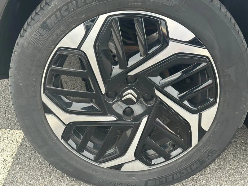 Photo de la voiture CITROEN C4 BlueHDi 130 EAT8 Max