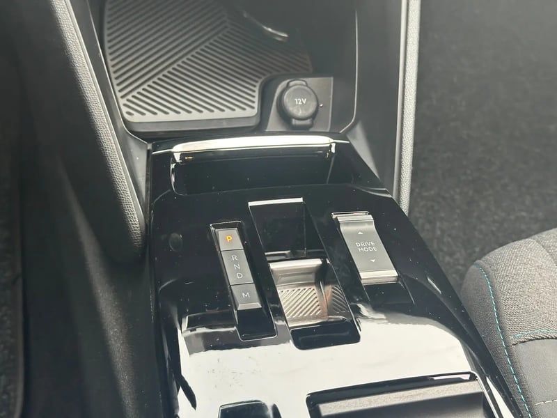 Photo de la voiture CITROEN C4 BlueHDi 130 EAT8 Max