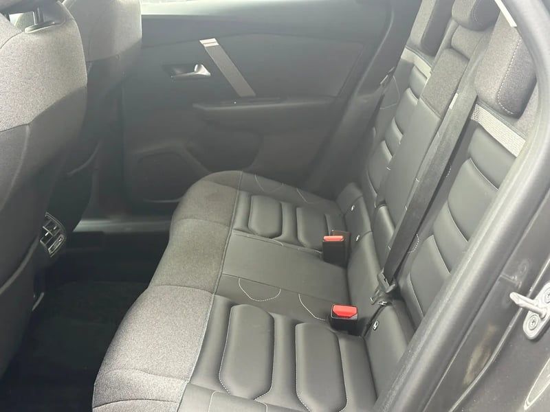 Photo de la voiture CITROEN C4 BlueHDi 130 EAT8 Max