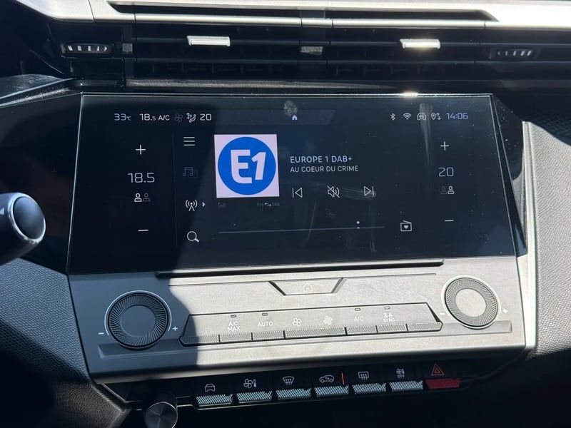 Photo de la voiture PEUGEOT 308 ELECTRIQUE 54 kWh 156ch Style