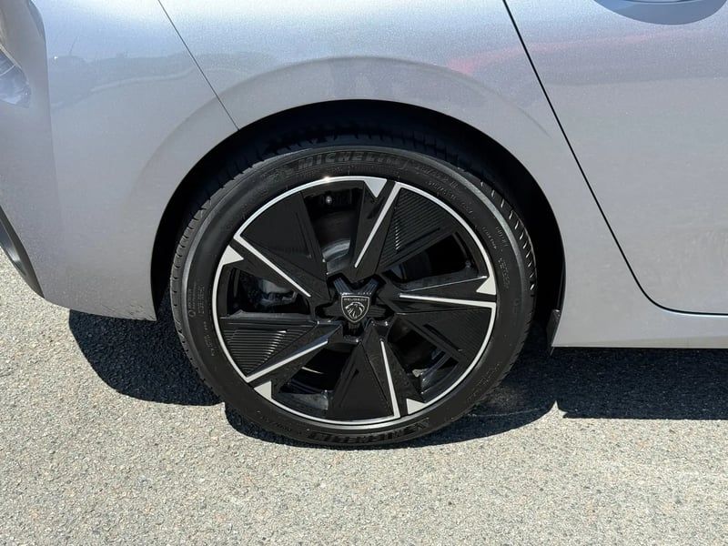 Photo de la voiture PEUGEOT 308 ELECTRIQUE 54 kWh 156ch Style