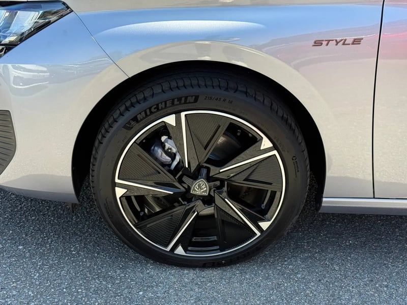 Photo de la voiture PEUGEOT 308 ELECTRIQUE 54 kWh 156ch Style