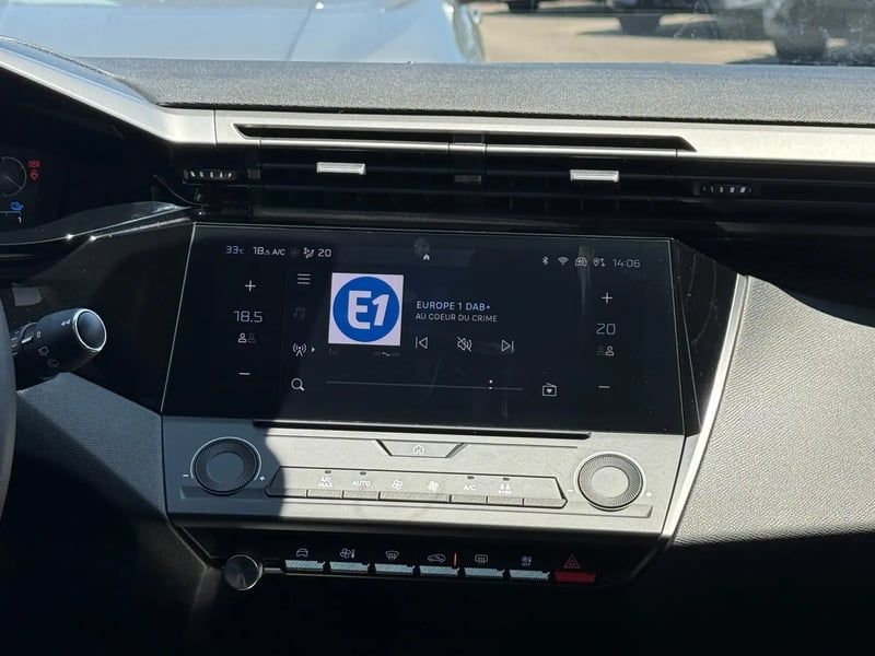 Photo de la voiture PEUGEOT 308 ELECTRIQUE 54 kWh 156ch Style